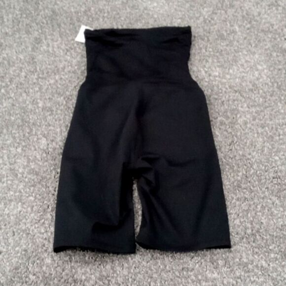 Good America high waisted above the knee short with side ruching size o NWT - Picture 1 of 2